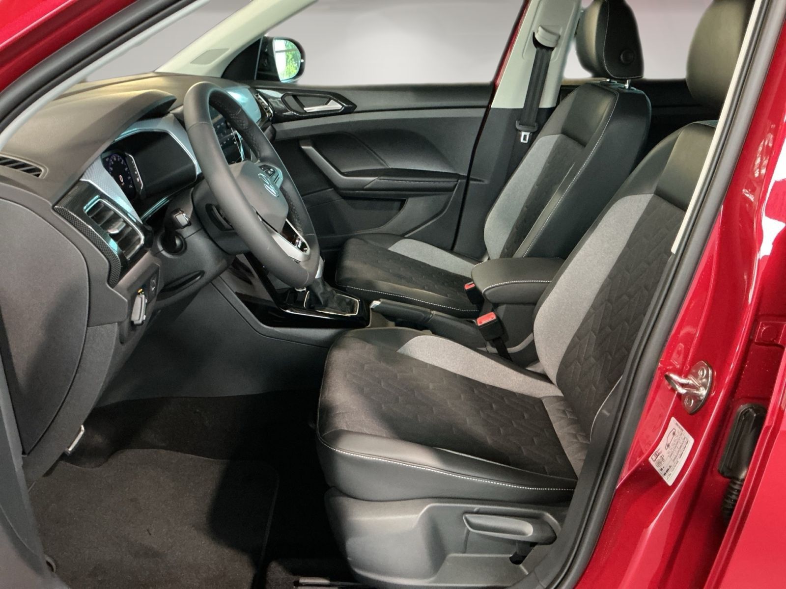 Volkswagen T-Cross - Bild 8
