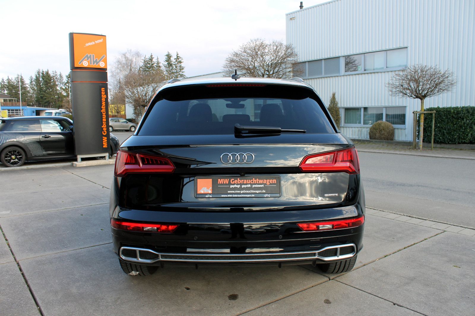Fahrzeugabbildung Audi Q5 55 TFSI e Quattro S-Line LED SHZ KAM ACC BT