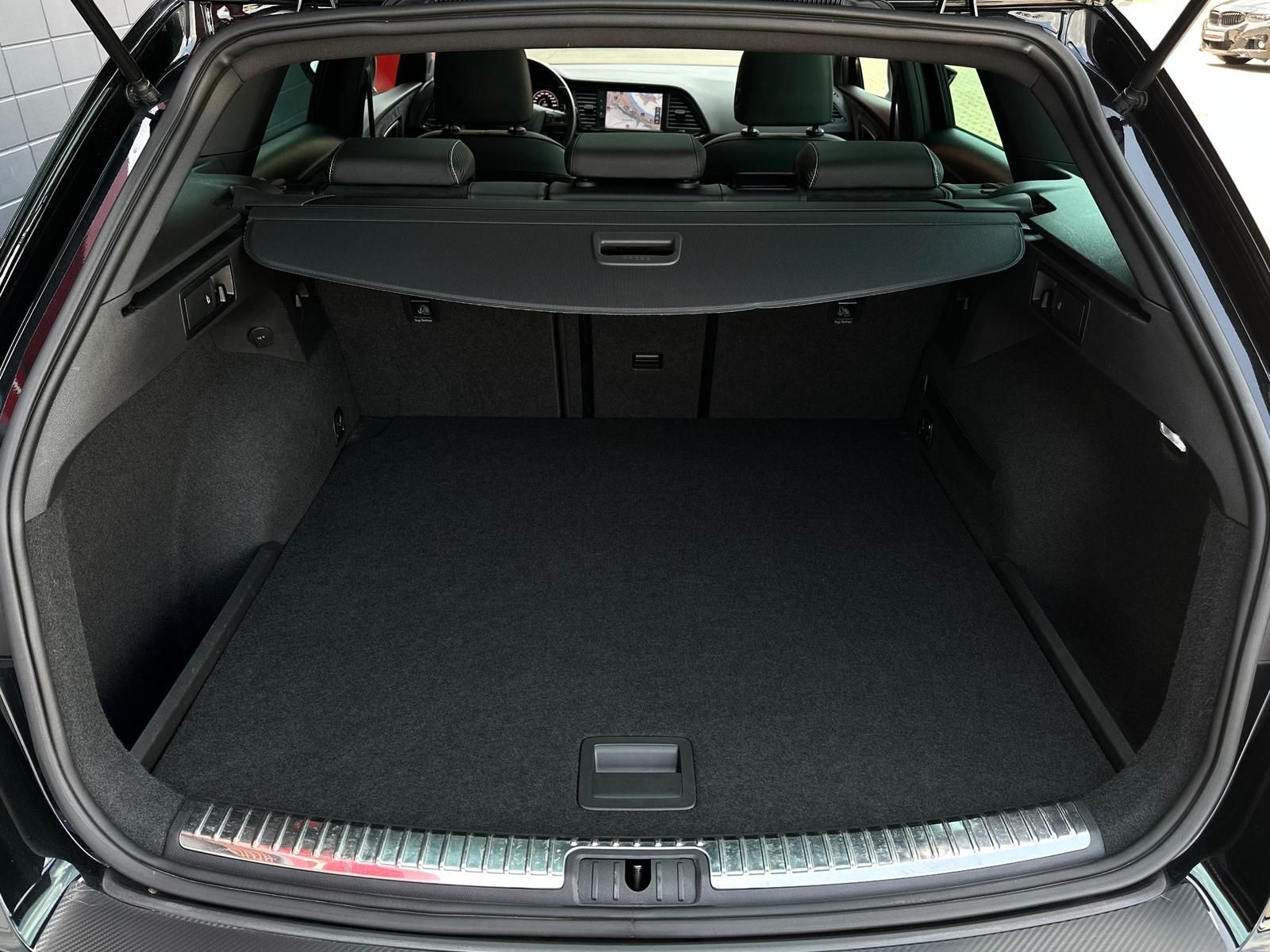 SEAT Leon ST 2.0TSI CUPRA 300 4DRIVE LED#PANO#ACC#SHZ - Image 7