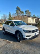 Volkswagen Tiguan 1.5 TSI IQ.DRIVE AHK LED 19 Zoll Navi