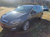 Opel Astra J Sports Tourer Sport - Opel Astra aus 2011: Tourer Sports
