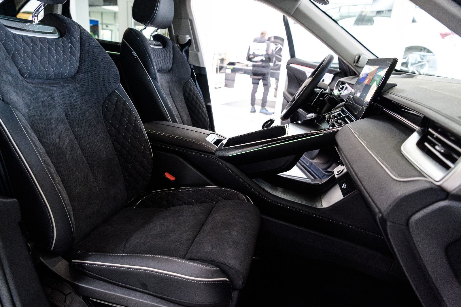 Fahrzeugabbildung GWM Wey 05 2.0 PHEV LUXURY 4WD Sitzpaket