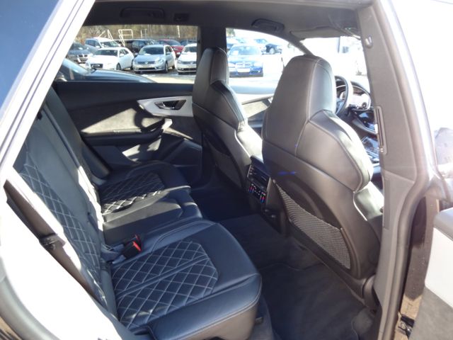 Fahrzeugabbildung Audi Q8 quattro/S-Line/Matrix/360/S-Sitze/B&O/AHK/