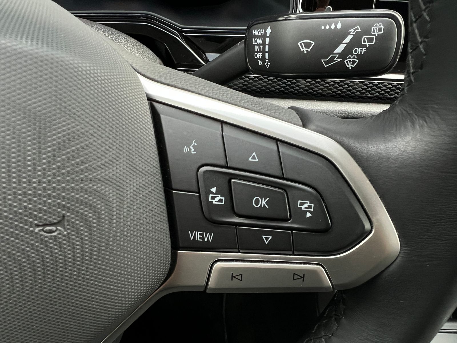 Fahrzeugabbildung Volkswagen Taigo 1.0 TSI Life *Rückfahrkamera, Einparkhilfe