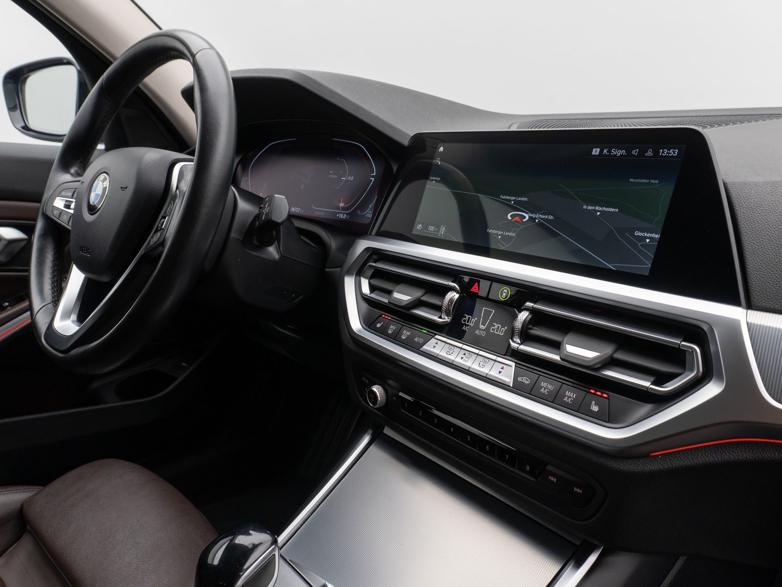 Fahrzeugabbildung BMW 320d xD Sport Line Kamera DAB HiFi Alarm AHK LED