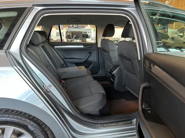 MYAUTOCENTER – Gebraucht- und Jahreswagen mit Werkstattservice in Pfaffenhofen Skoda Superb Combi Style *Bi Xenon*Klima*ACC*