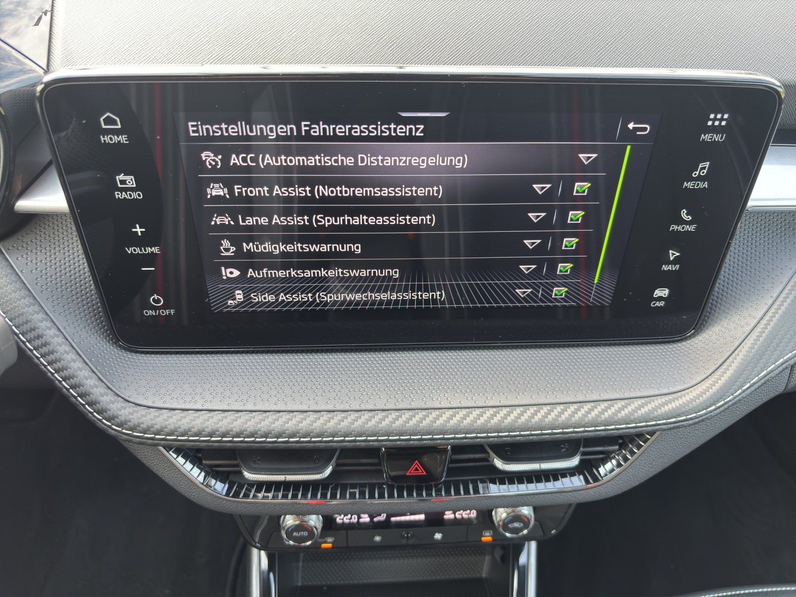 Fahrzeugabbildung SKODA Fabia 130 1,5 TSI 130 kW DSG MATRIX/ACC/RFK/RS