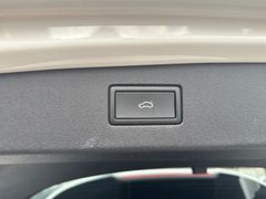 VW Tiguan 2.0 TDI R-Line 4M Matrix Black Ahk Nav 20 VW Tiguan 2.0 TDI R-Line 4M Matrix Black Ahk Nav 20