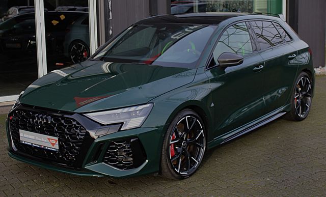 Audi RS3  Sportback 2.5 TFSI quattro, Panorama