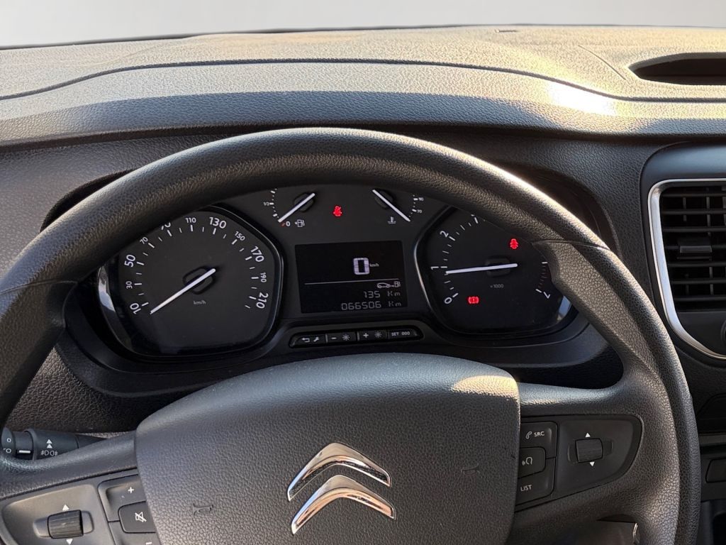 Fahrzeugabbildung Citroën Jumpy M BlueHDi 120 Club