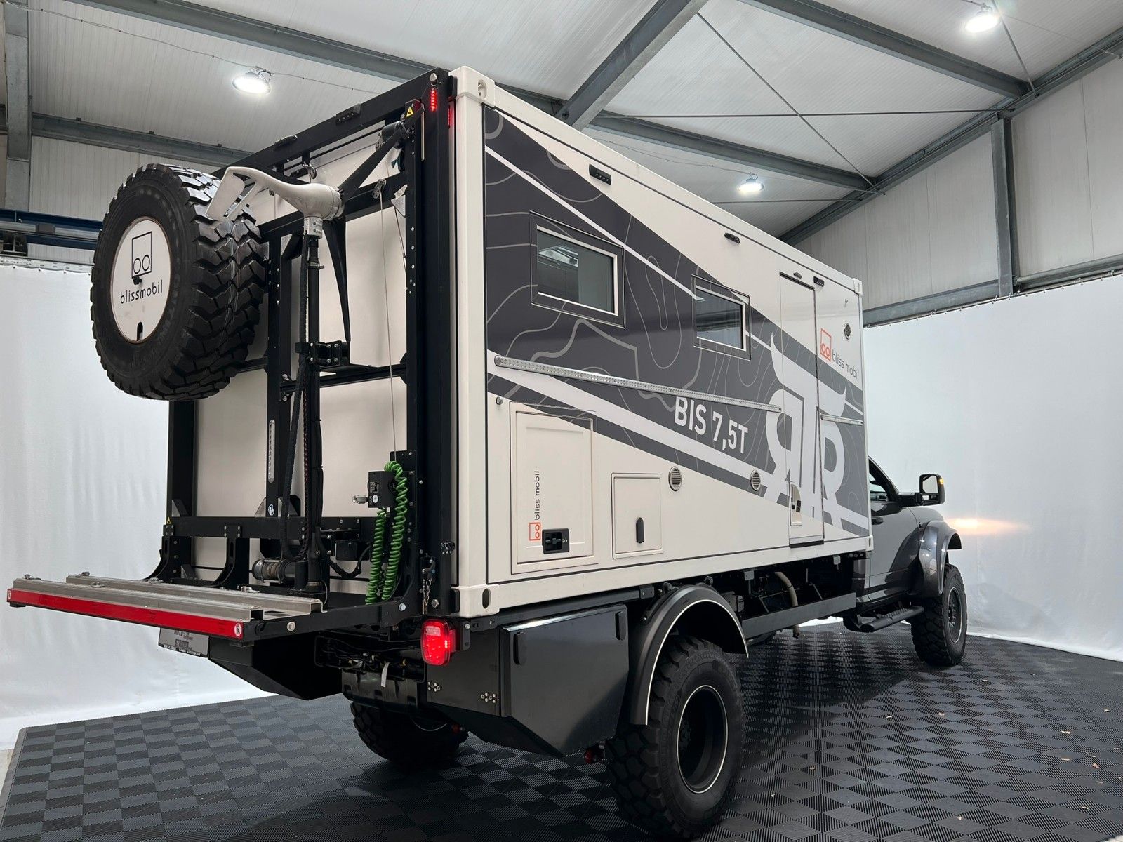 Fahrzeugabbildung Dodge RAM 5500 REG CAB Tradesman CHASSIS 2024