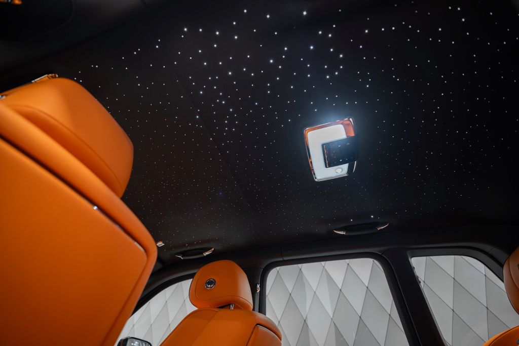 Cullinan BLACK BADGE 2026 BLACK/ORANGE 4 SEATS - Bild 23