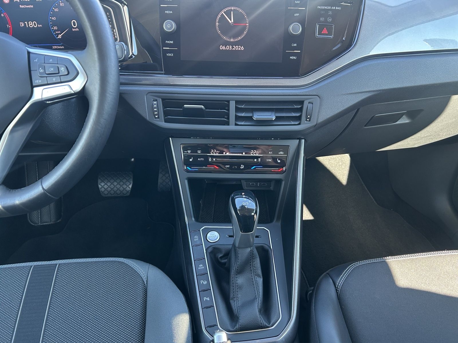 Fahrzeugabbildung Volkswagen Taigo 1.5 TSI StyleDSG Navi LED ACC