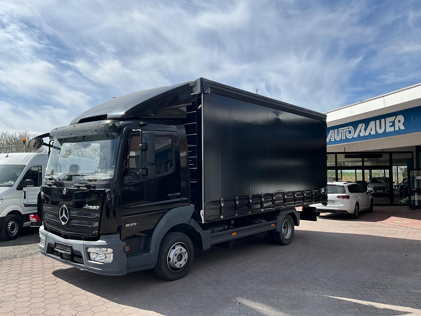 Mercedes-Benz 823 L Atego PRITSCHE/SCHIEBEPLANE/5,20m/AHK/AUTO