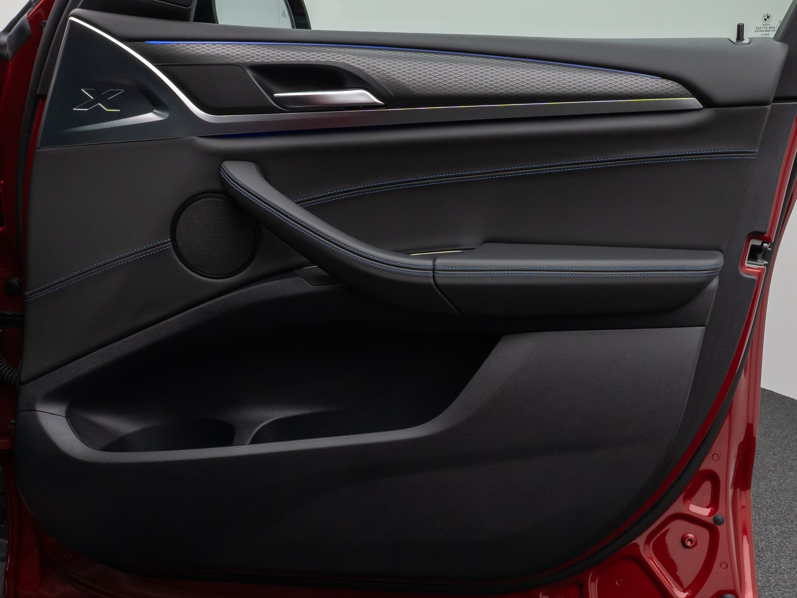 Fahrzeugabbildung BMW X4 xD20d M Sport X Panorama HUD HiFi Komfort 20"