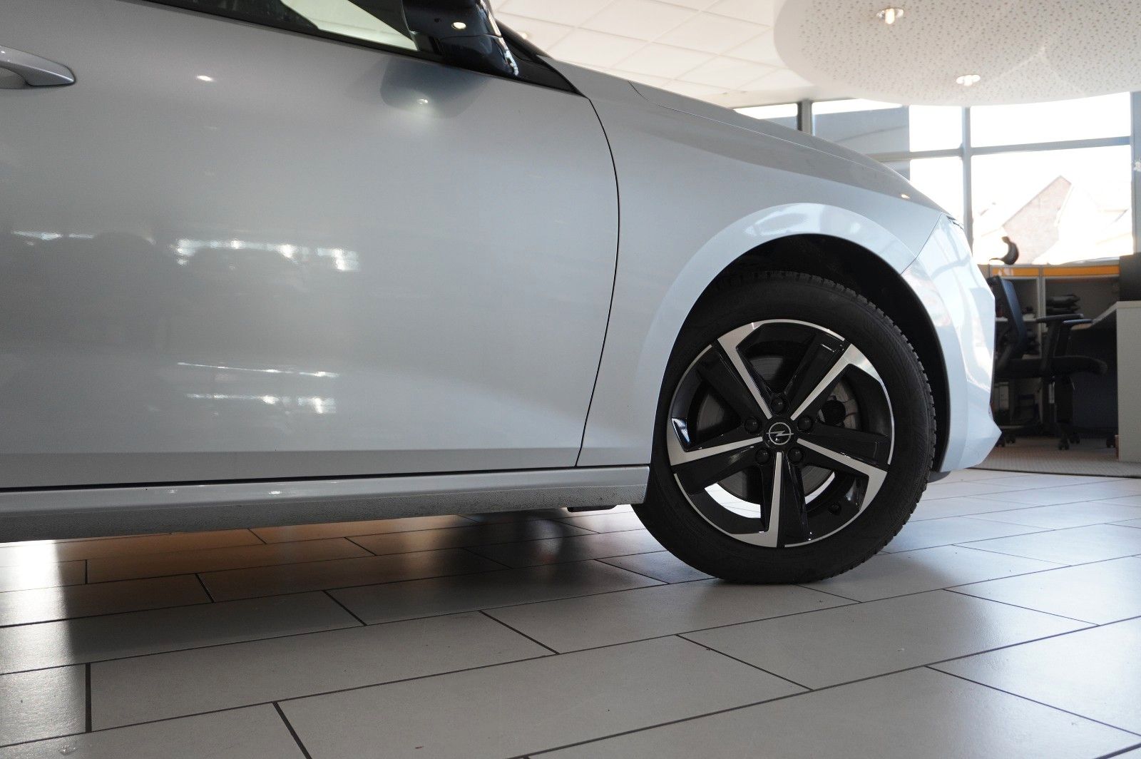 Fahrzeugabbildung Opel Astra L ST 1.2T GS SPORT NAVI/LED/360°/PANO/HUD