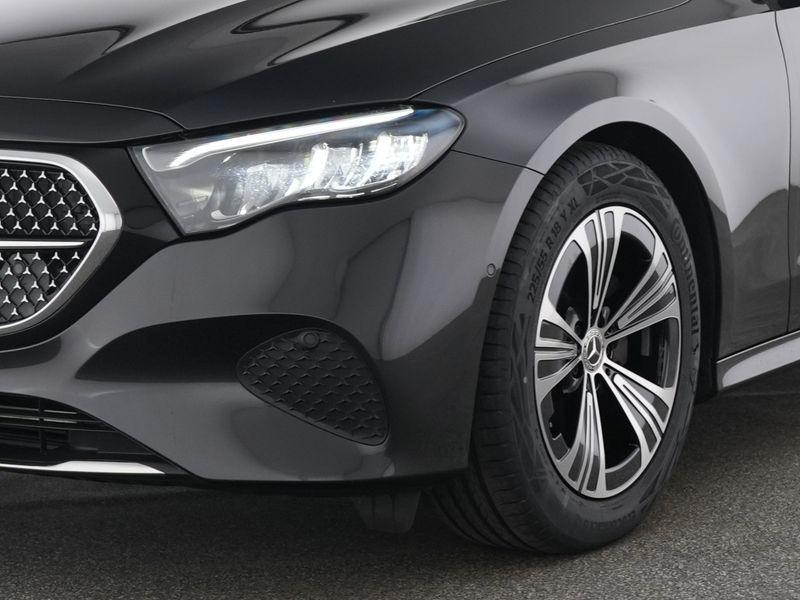Mercedes-Benz E 220 T d , AVANTGARDE AHK DISTR KAMERA SPUR