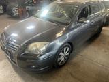 Toyota Avensis Kombi 1.8 Travel - Toyota Avensis Travel mit Benzin-Antrieb