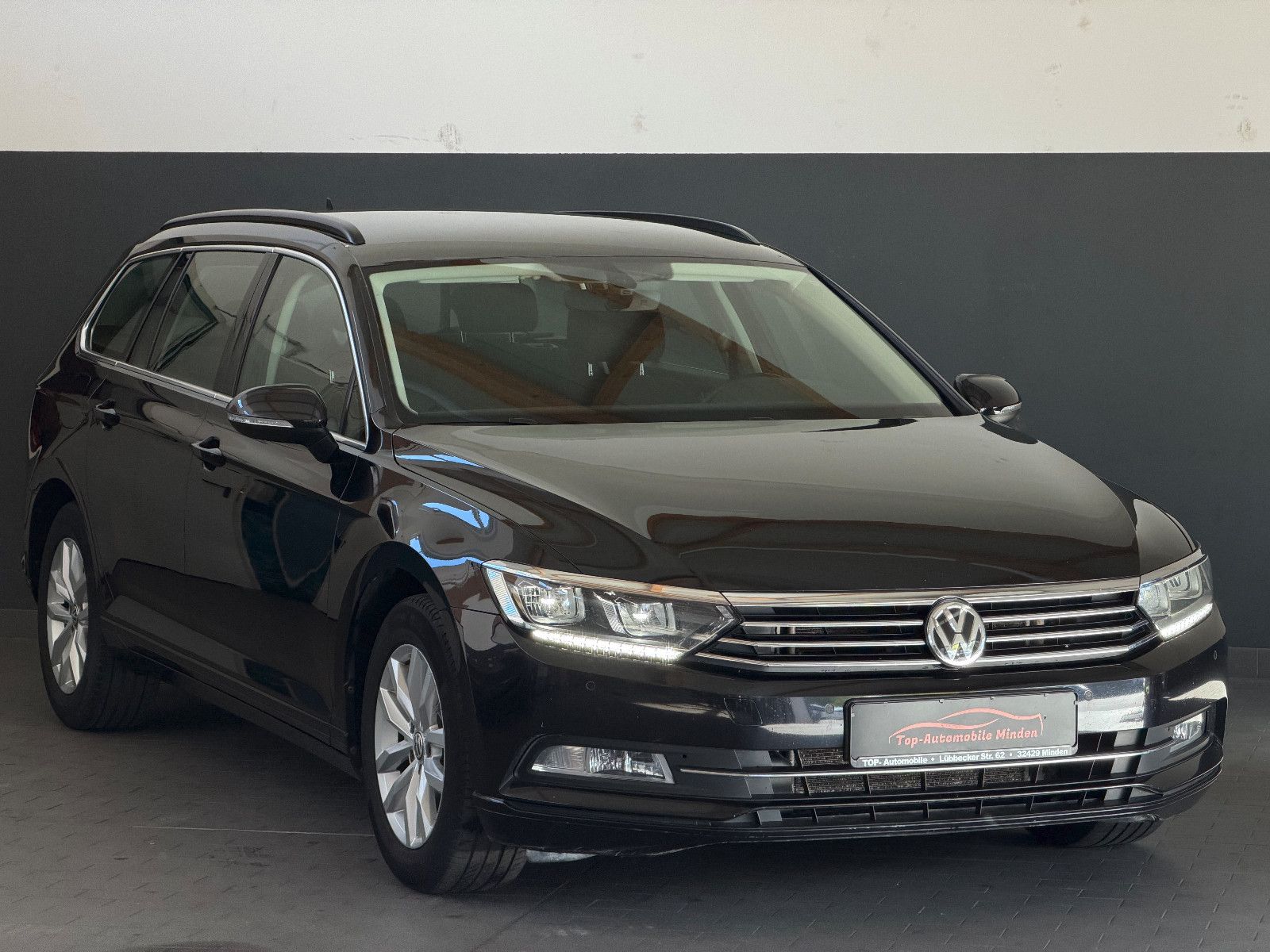 VW Passat 2.0 DSG/SHZ/PDC/NAVI/KLIMA/TOUCH/TÜV NEU