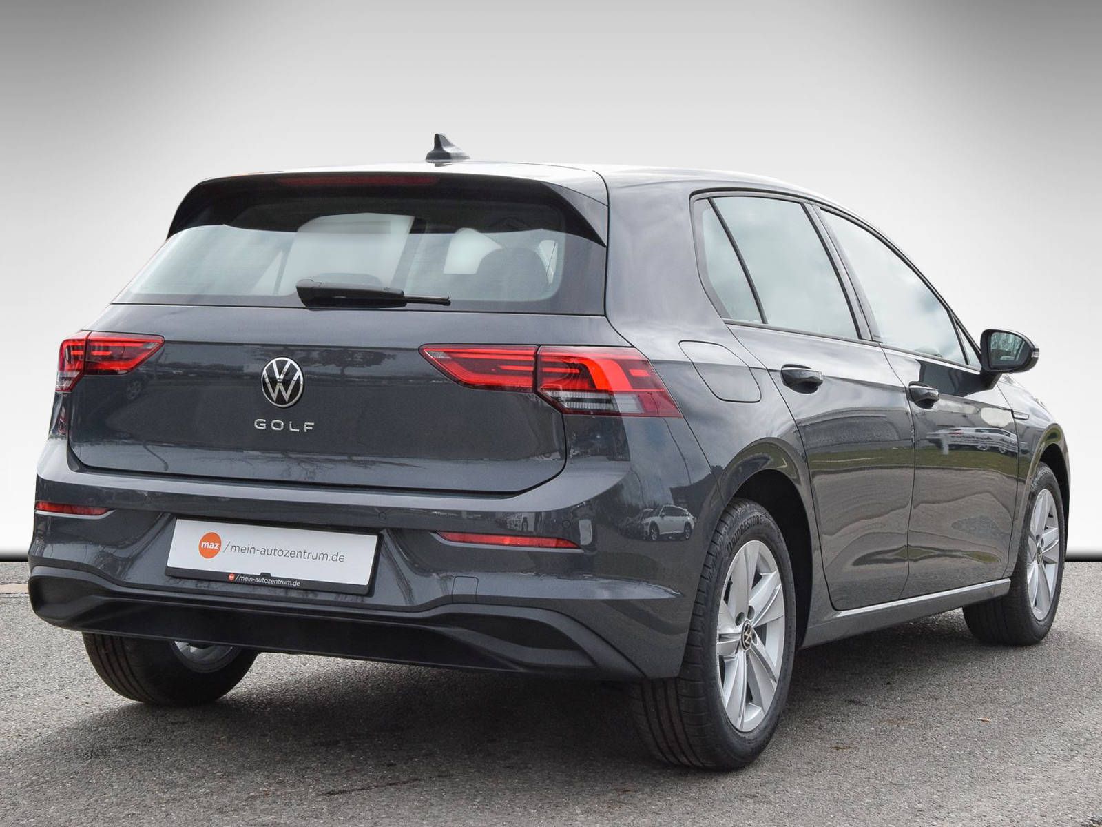 Fahrzeugabbildung Volkswagen Golf VIII Life 2.0 l TDI SCR 6-Gang Navi
