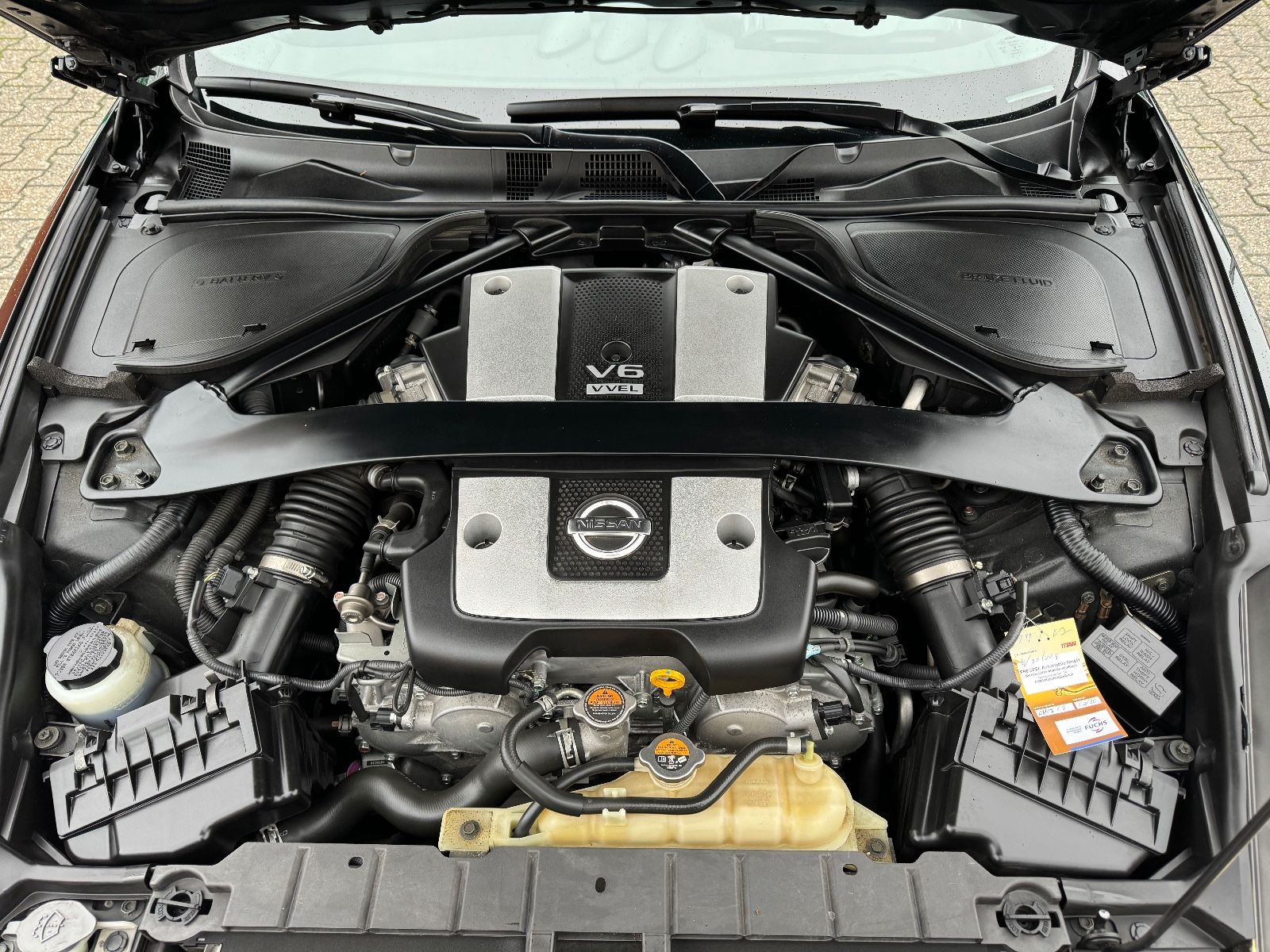 Fahrzeugabbildung Nissan 370Z 370 Z Roadster Pack 1-HD. NISSAN SCHECKHEFT