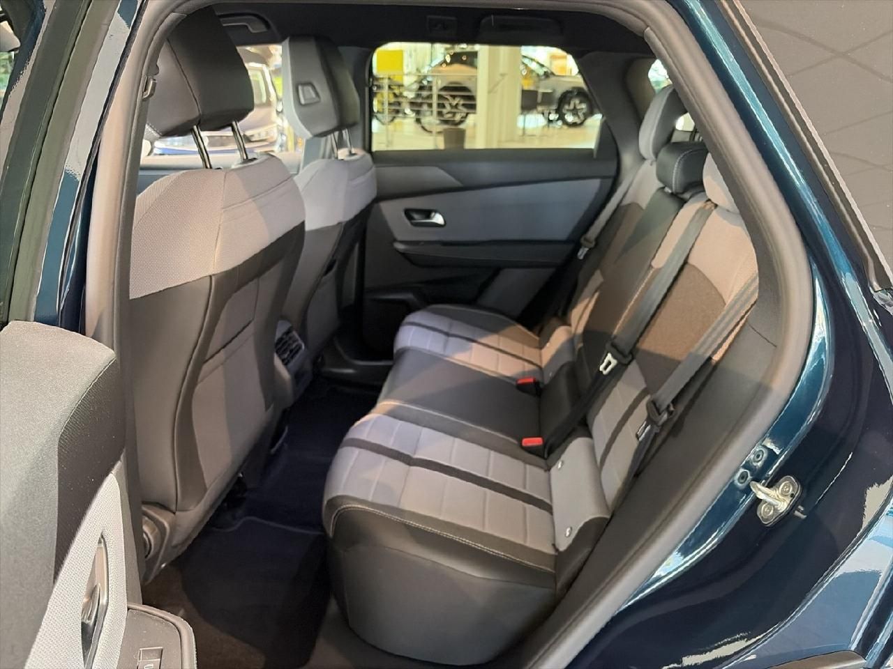 Fahrzeugabbildung Opel Grandland 1.2 48V Mild-Hybrid 100 kW GS