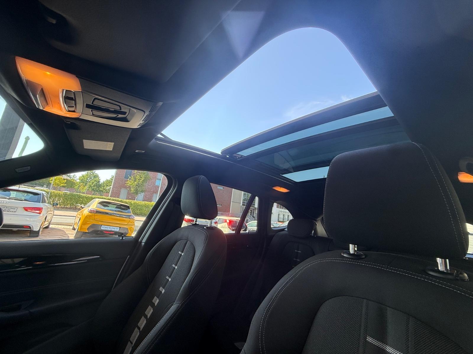 BMW X1 xDrive 20i Panorama / Head up / Kamera