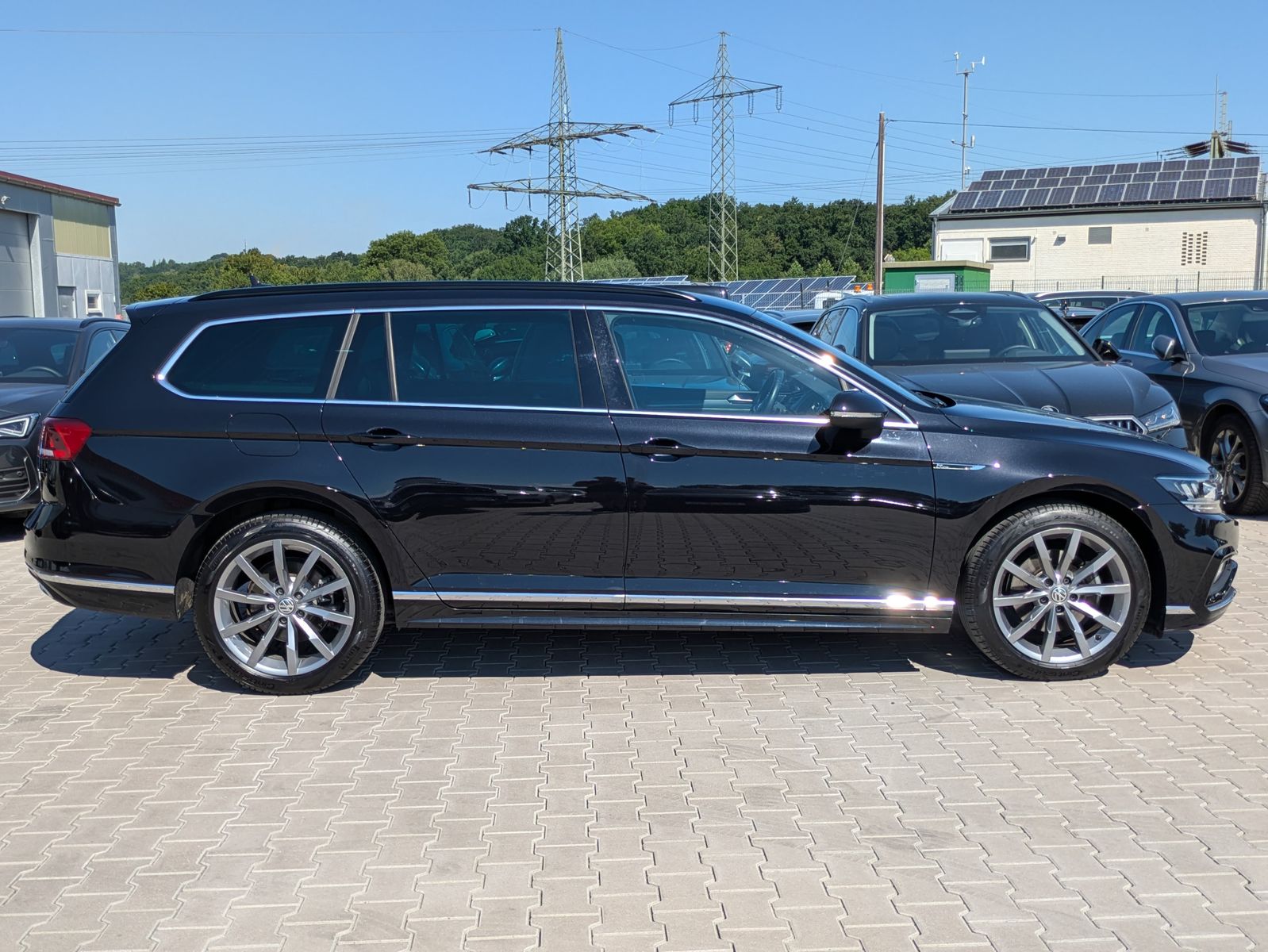 Fahrzeugabbildung Volkswagen Passat 2.0 TDI DSG R-Line 2x 4Motion LEDER*LED