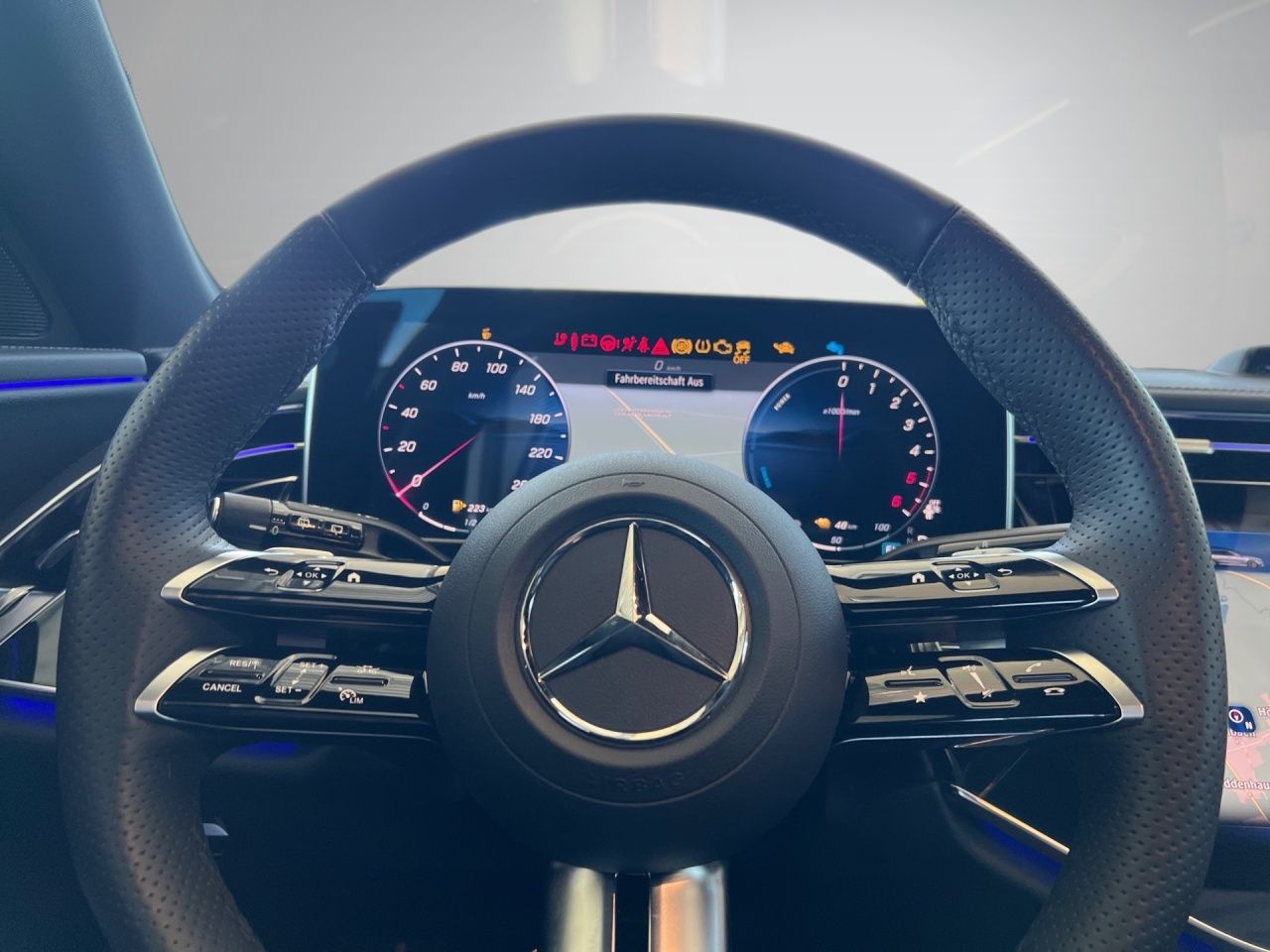 Mercedes-Benz E 300 T de 4M AMG Massage Sitzklima Superscreen foto 19