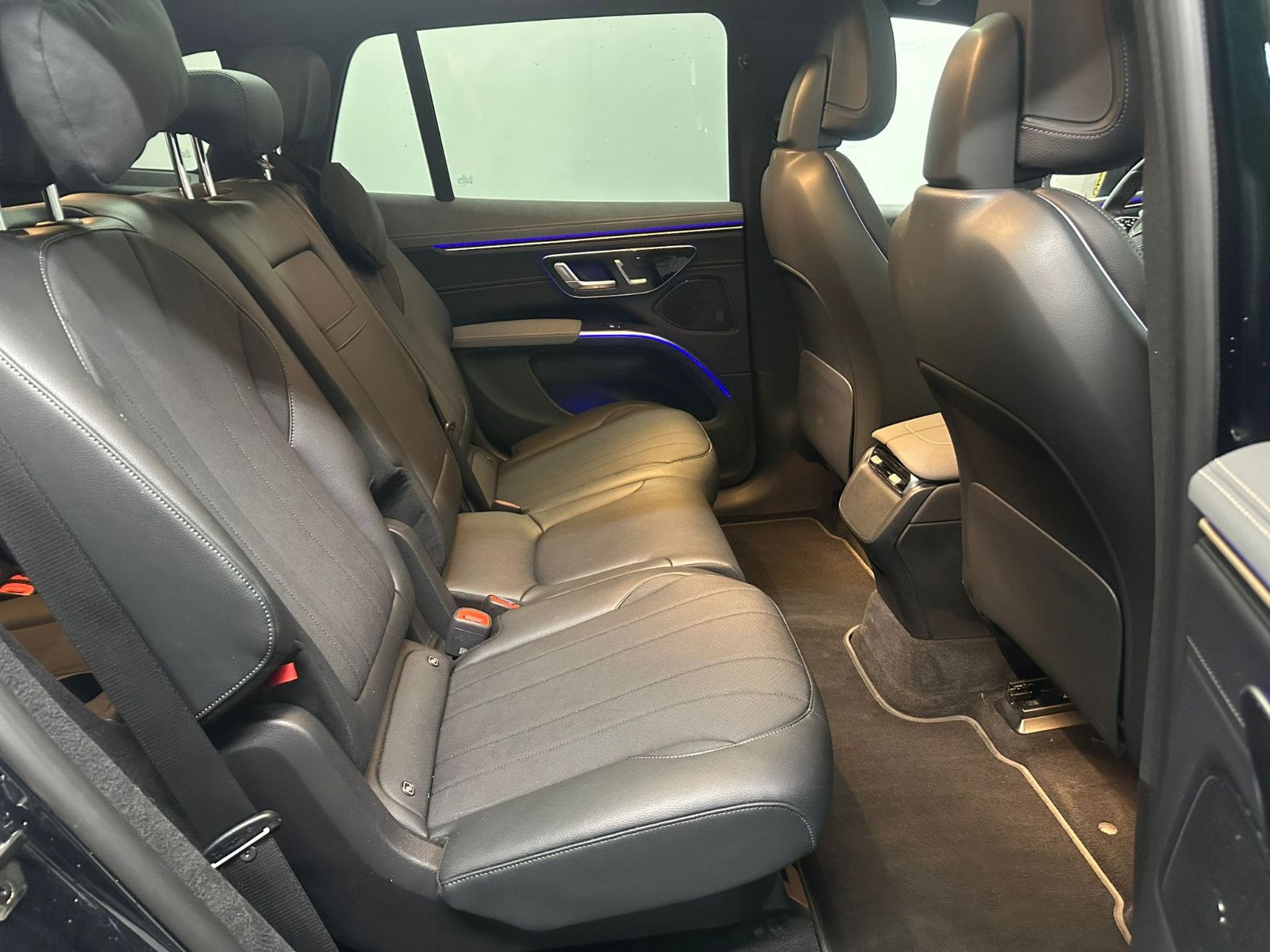 Fahrzeugabbildung Mercedes-Benz EQS 450 SUV *PANORAMA*KEYGO*7 SITZER*
