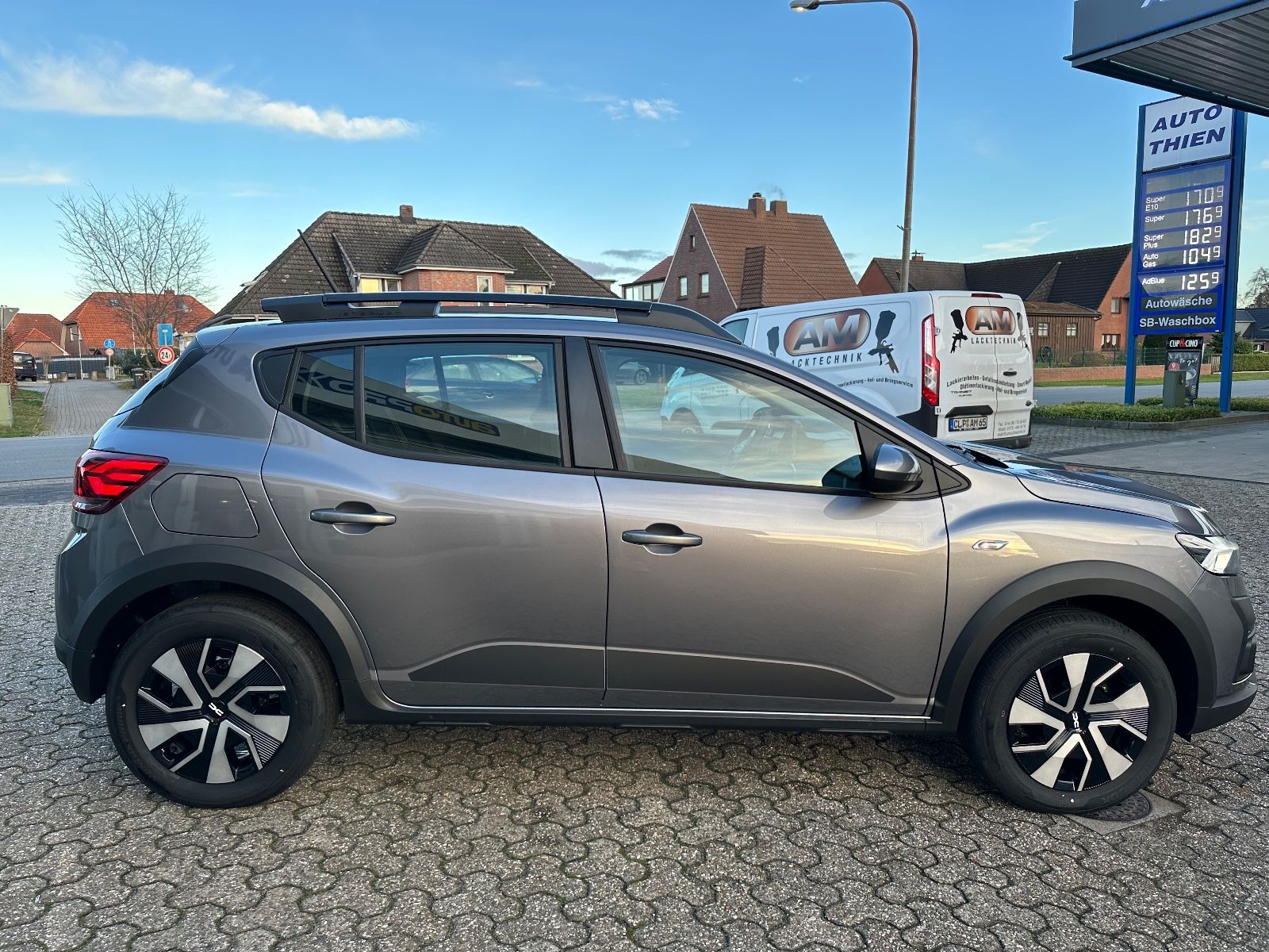 Fahrzeugabbildung Dacia Sandero Stepway Expression CVT LED/PDC/Carplay