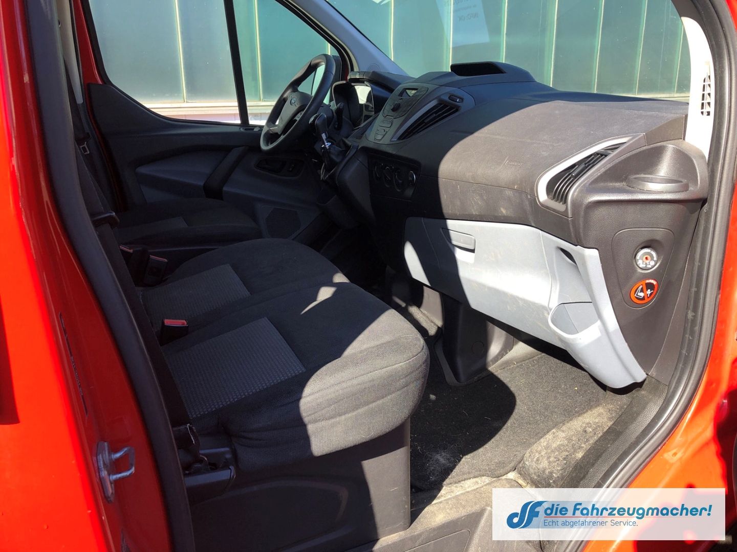 Fahrzeugabbildung Ford Transit Custom Kombi 300 L1 2.2 TDCi *2545