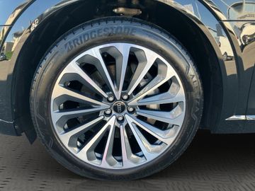 Audi Q8 e-tron - 3