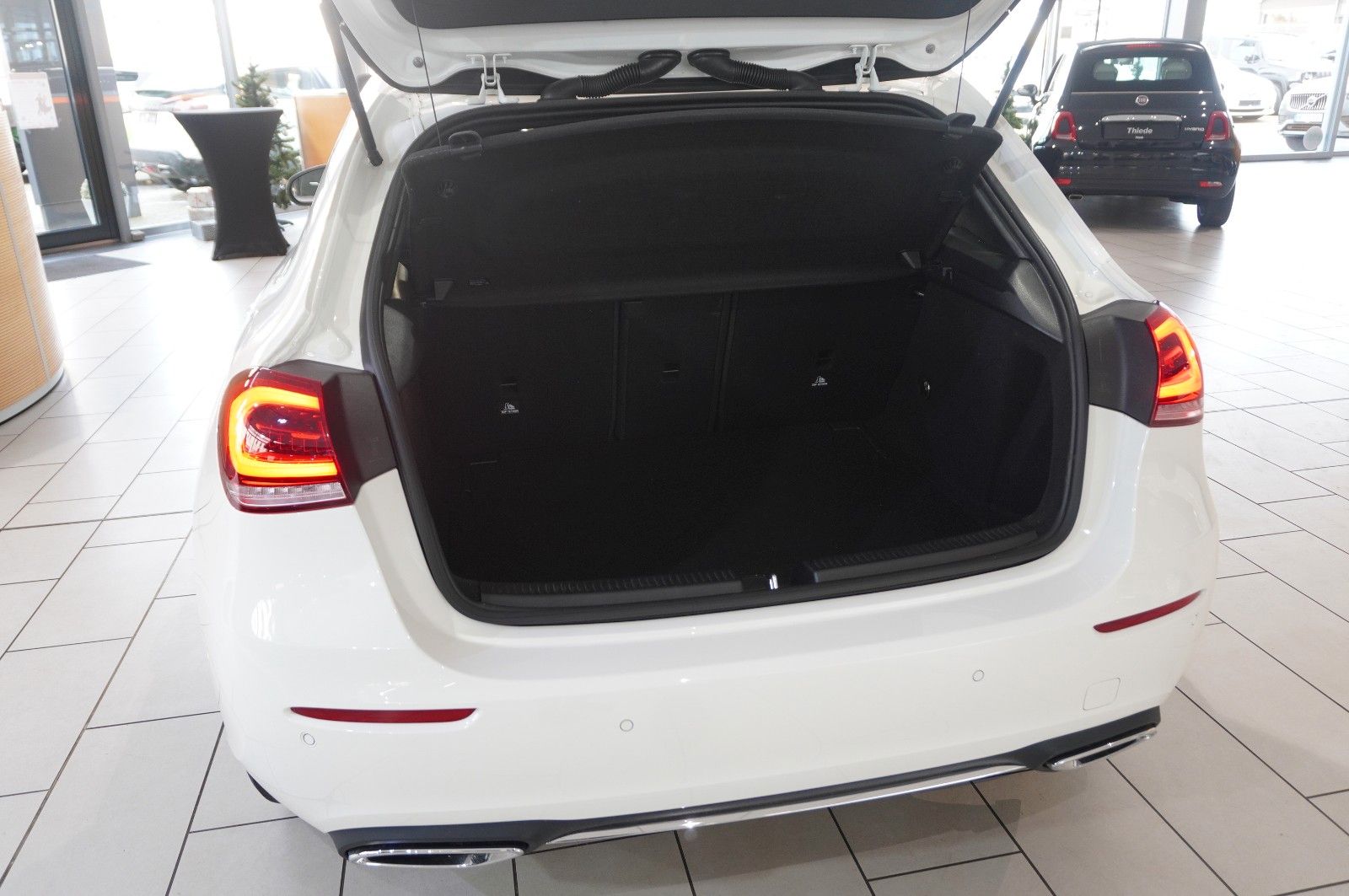 Fahrzeugabbildung Mercedes-Benz A 180 LIM. PROGRESSIVE NAVI/LED/VIRTU./SHZ/PDC