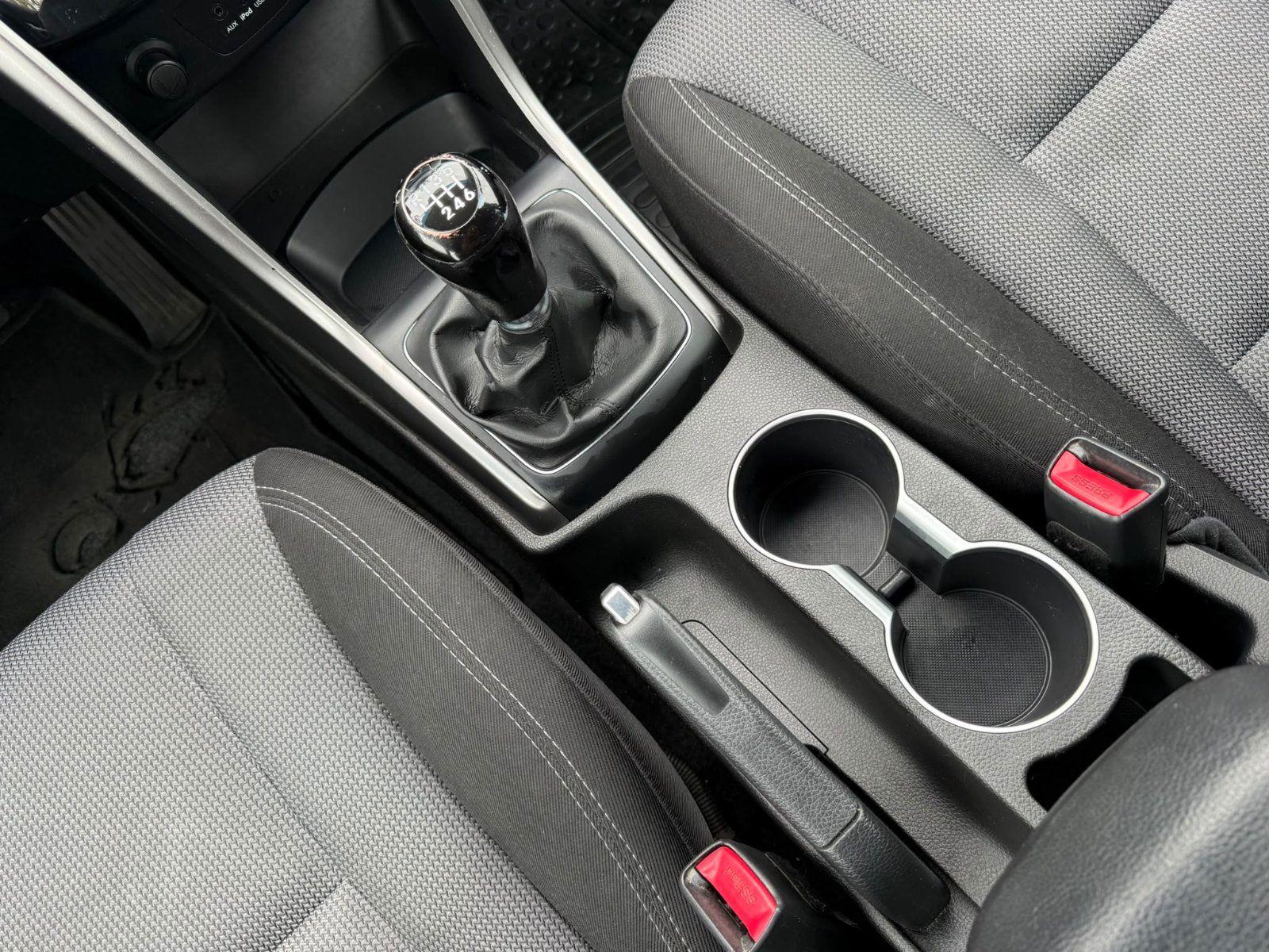 Hyundai i30 2013 — photo 9