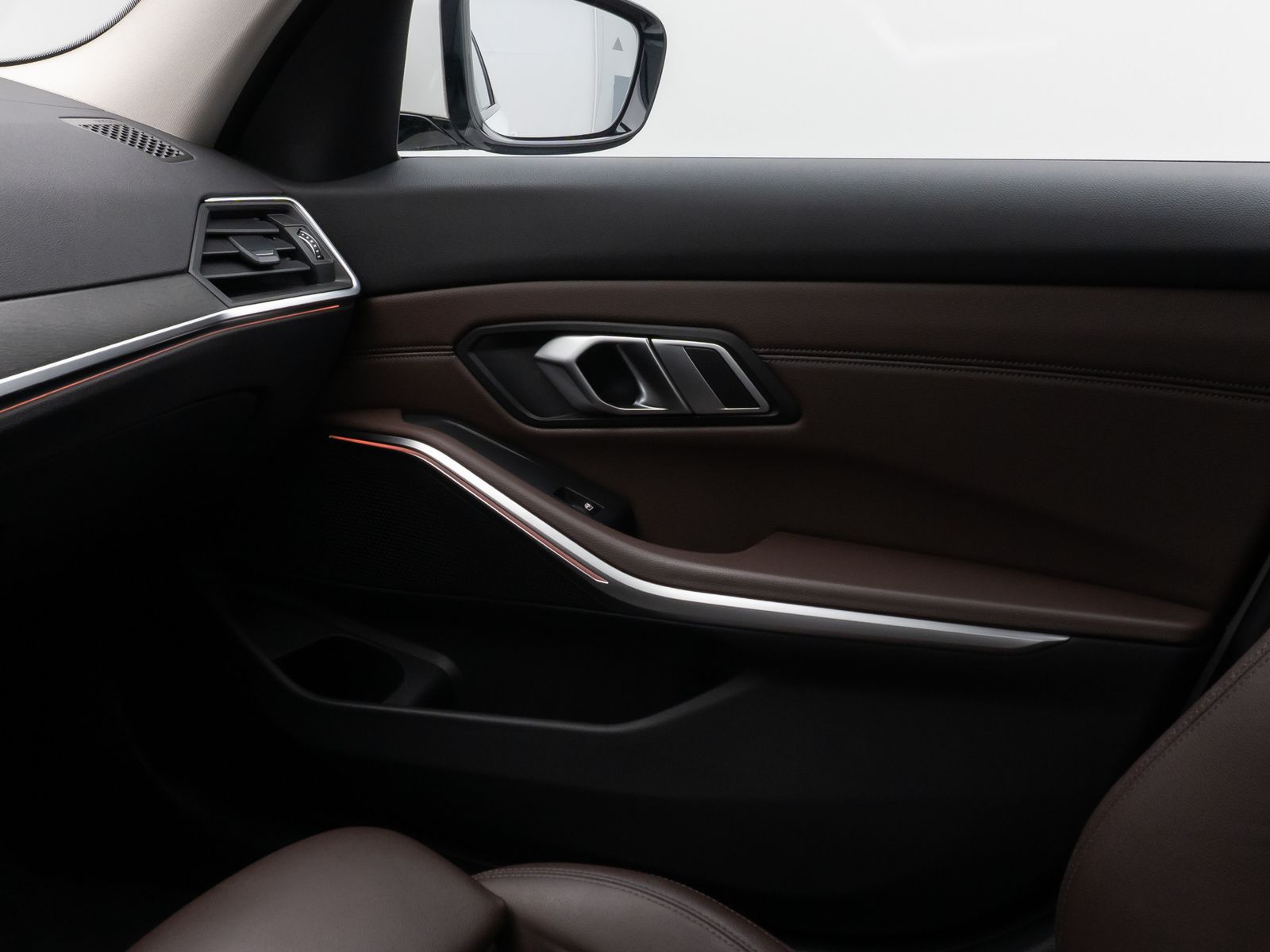 Fahrzeugabbildung BMW 330e xD Luxury Line 360°Laser HUD Komfort Sport