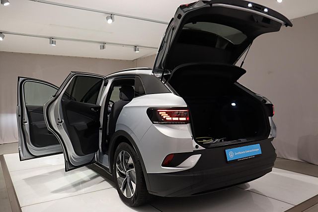 ID.4 Pure 125kW Wärmepumpe IQ-LIGHT ACC Anschlus