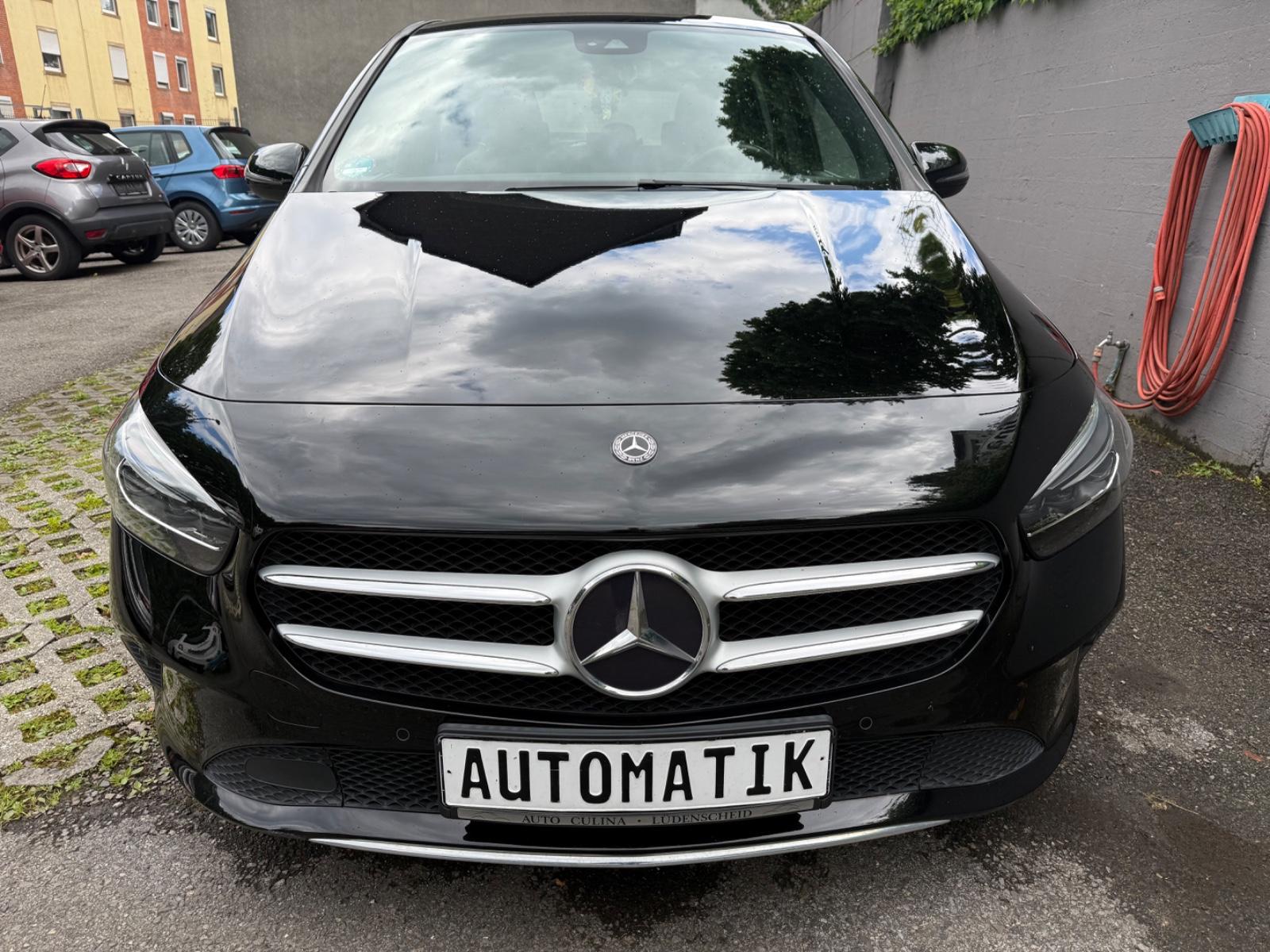 Mercedes-Benz B 180 Automatik Widescr. Navi LED MBUX