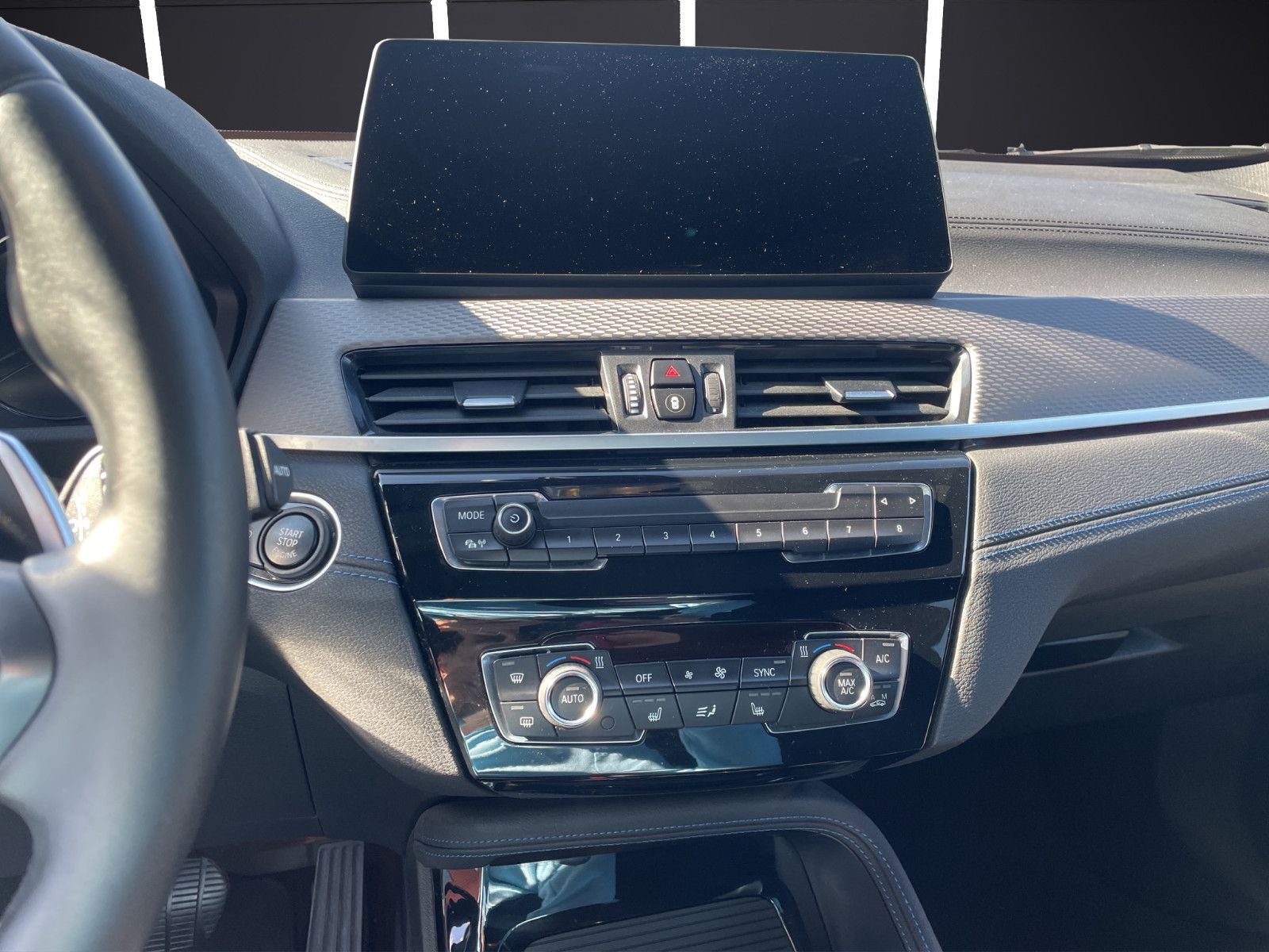 Fahrzeugabbildung BMW X2 M35i xDrive *Automatik*Allrad*Head-up*H&K*