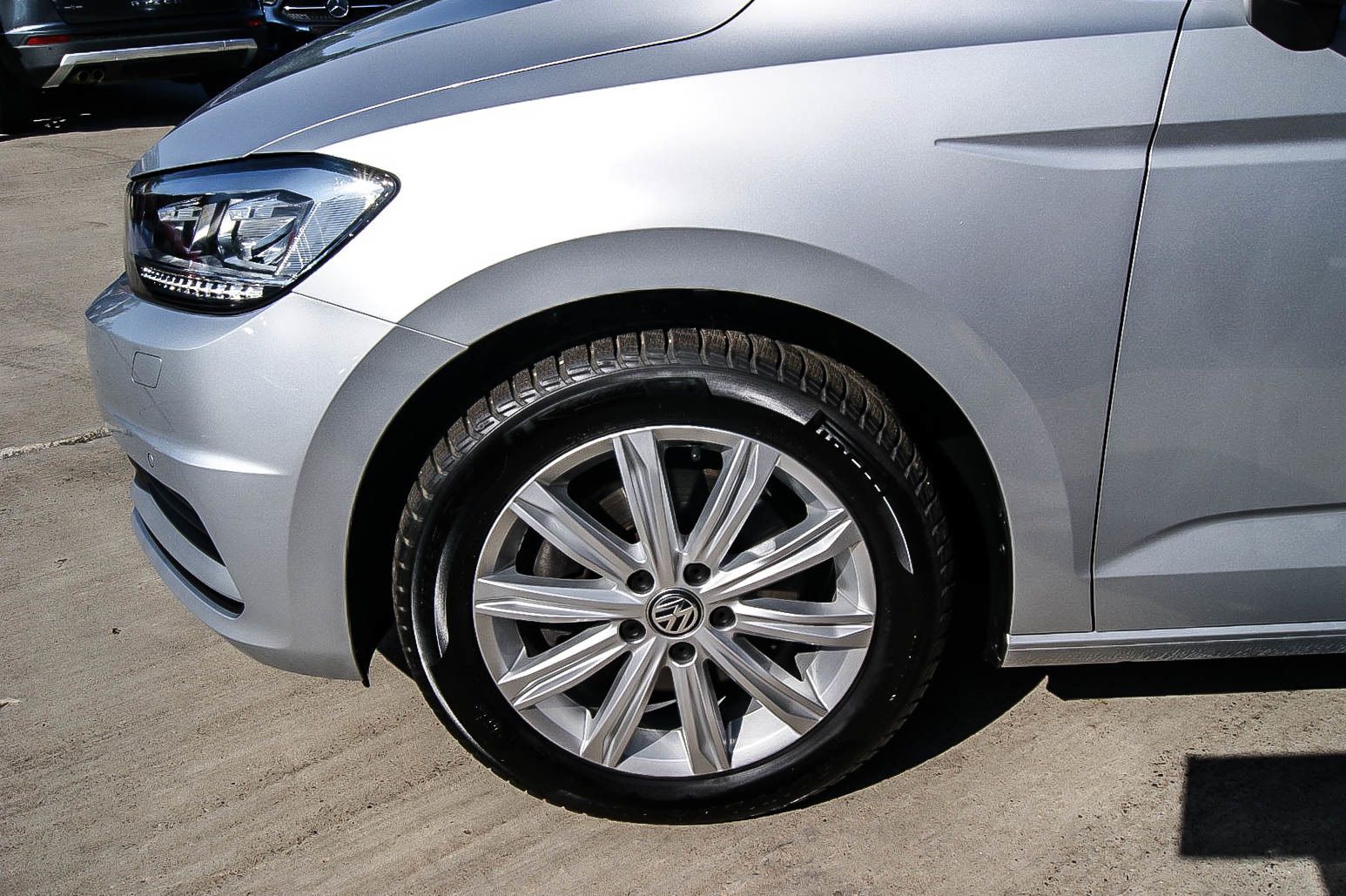 Fahrzeugabbildung Volkswagen Touran 15TSI Comfort DSG 7-SITZER VIRTUAL ANHZV
