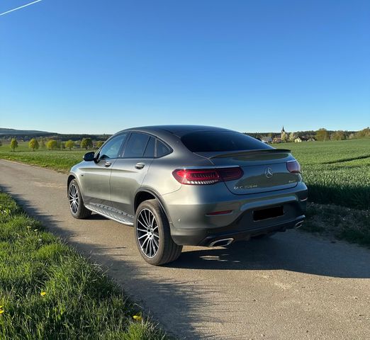 MERCEDES-BENZ GLC 300 de 4MATIC AMG