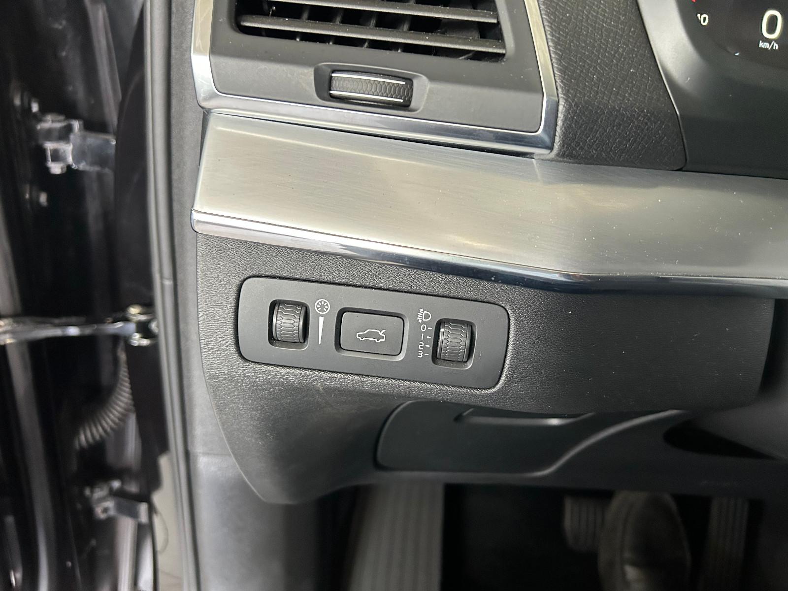 Volvo XC 90 Momentum 2WD//GARANTIE/LEDER/ALU/NAVI/PDC/