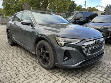 Audi Q8 e-tron - 1