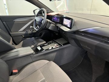 Fotografie 5 des Opel Astra 1.2 Turbo Automatik GS