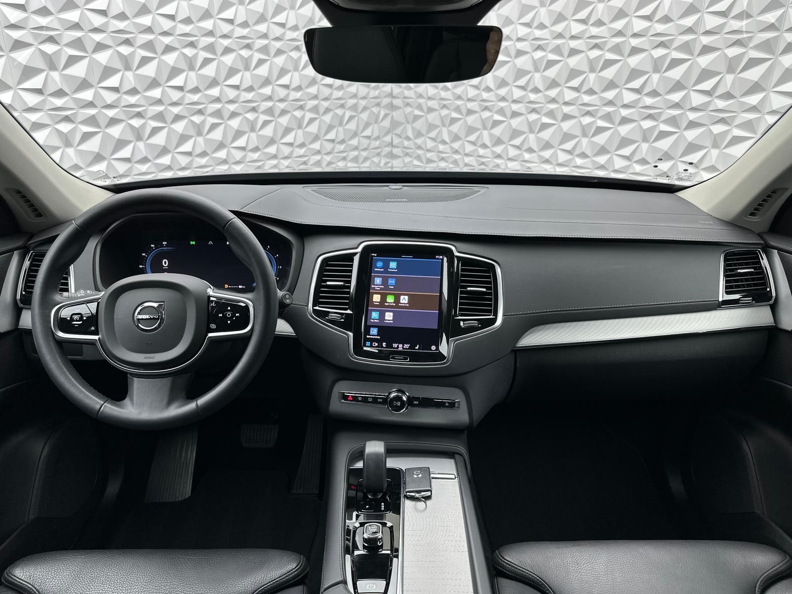 Fahrzeugabbildung Volvo XC90 B5PLUS BRIGHT/AWD/STDHZ/PANO/H&K/ACC/360°