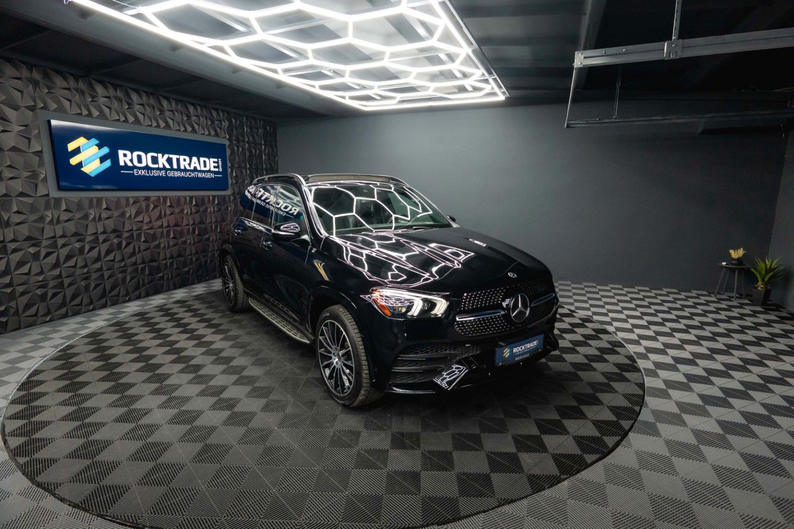 Fahrzeugabbildung Mercedes-Benz GLE 450 4Matic AMG NightPaket | Pano | ACC | LED