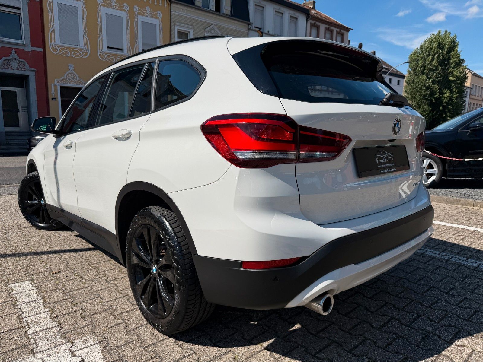Fahrzeugabbildung BMW X1 sDrive 18 i NAVI LED KAMERA AUTOMATIK 8-FACH
