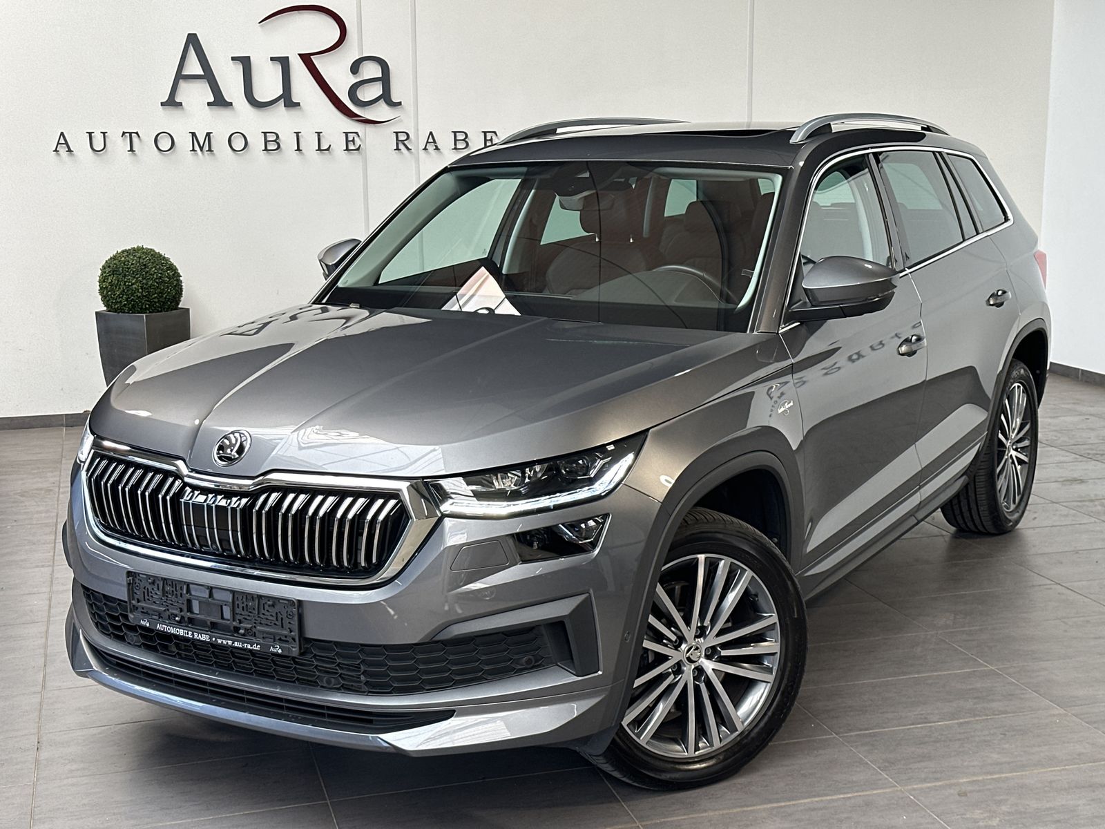 Fahrzeugabbildung SKODA Kodiaq 4x4 L&K NAV+MATRIX+360+PANO+AHK+STANDHEIZ