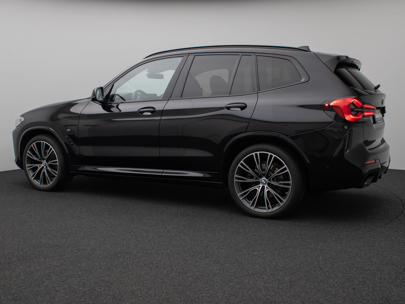 Fahrzeugabbildung BMW X3 xD20i M Sport Panorama 360°DAB Komfort 21Zoll