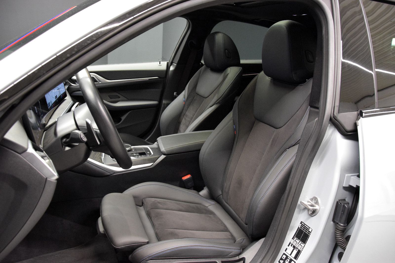 Fahrzeugabbildung BMW 420d xDrive Gran Coupé M Sport GSHD HuD ACC h/k